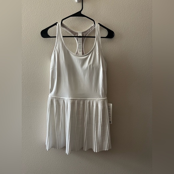 NWT Lululemon scoop neck pleated tennis dress in white size 8 with pads W1EUZS - Picture 2 of 5